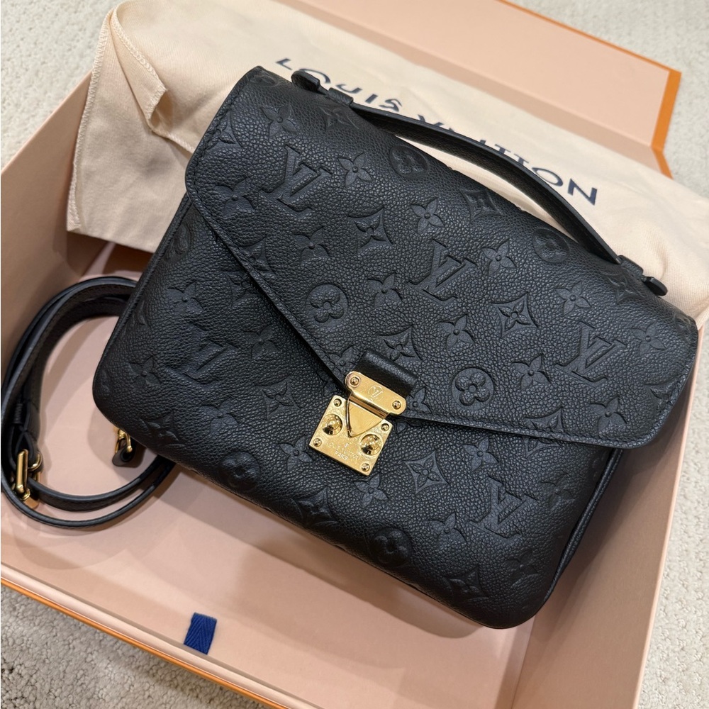 Louis Vuitton Empreinte Pochette Metis Black